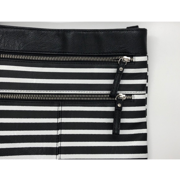 Merona Handbags - ⭐️Classy Designer B&W Purse